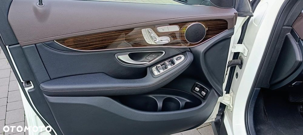 Mercedes-Benz GLC - 16