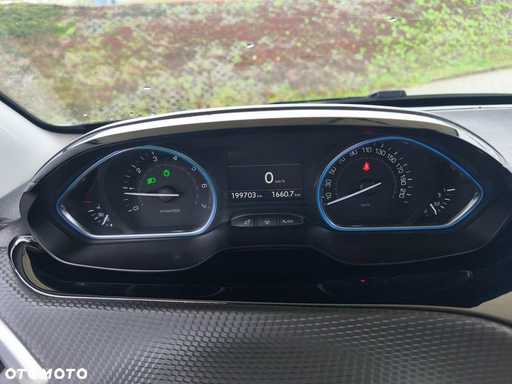 Peugeot 2008 1.6 VTi Allure - 29