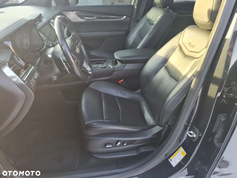 Cadillac XT6 - 12