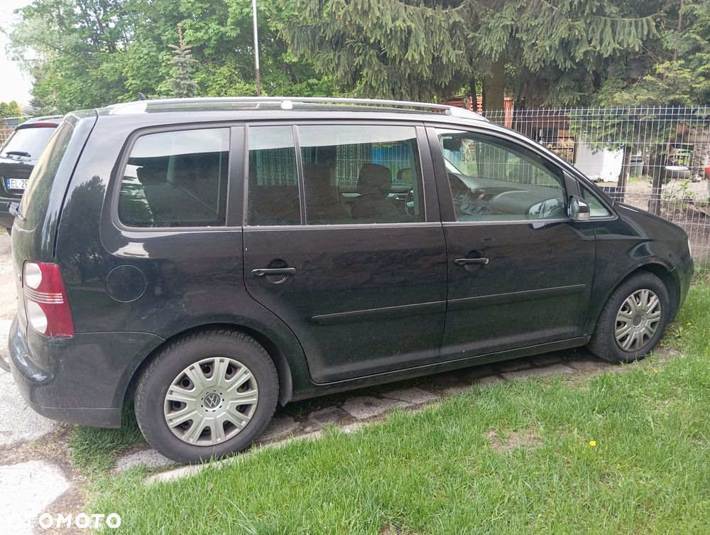 Volkswagen Touran - 1