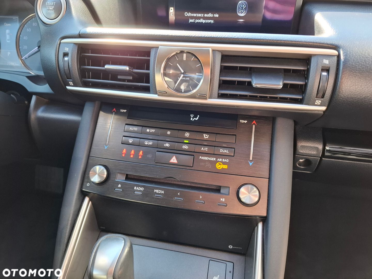 Lexus IS - 32