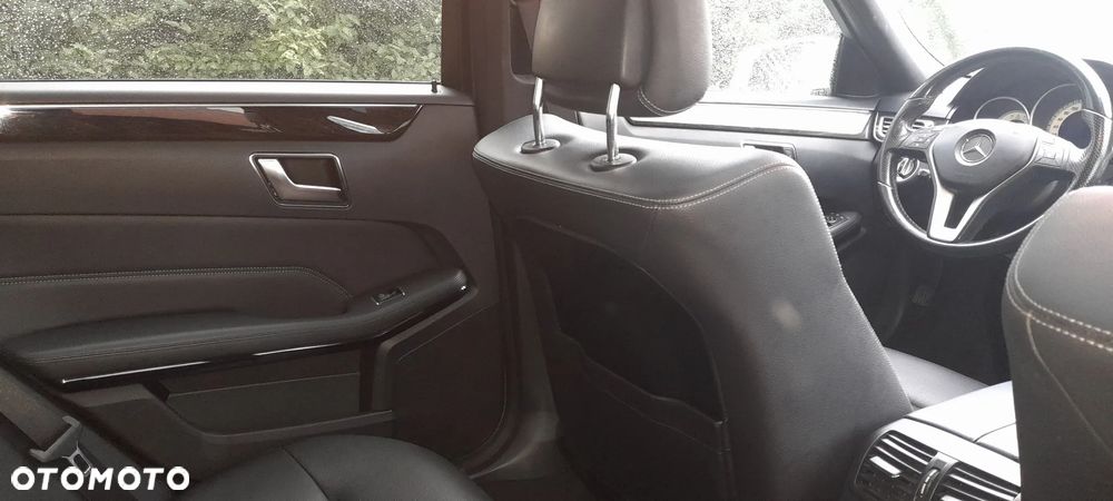 Mercedes-Benz Klasa E 220 BlueTEC 4-Matic Classic - 17
