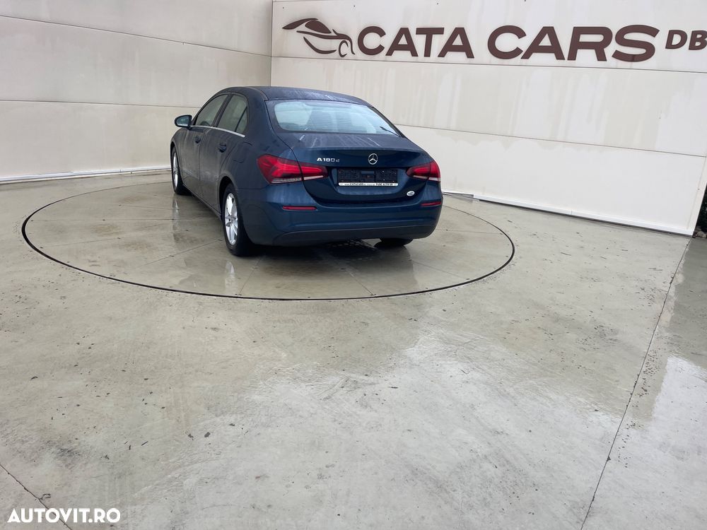 Mercedes-Benz A 180 d Sedan Aut. - 11