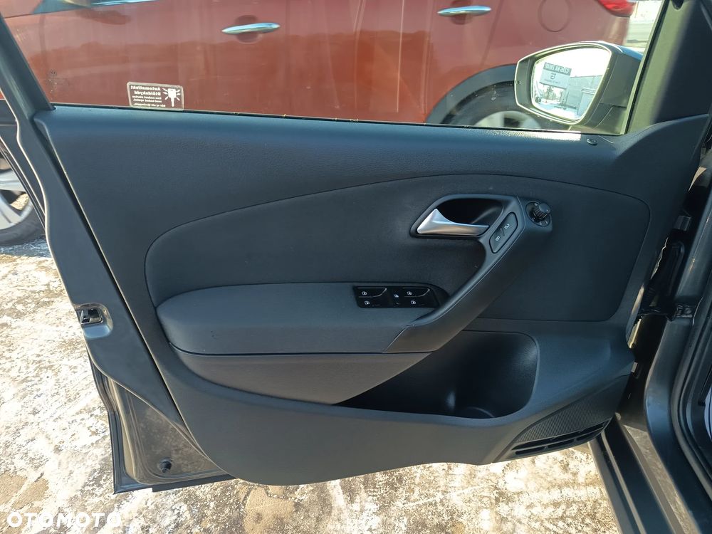 Volkswagen Polo 1.6 TDI DSG Comfortline - 12