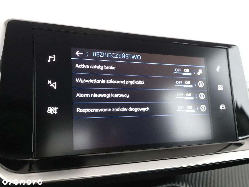 Peugeot 2008 1.2 Pure Tech Allure S&S - 25