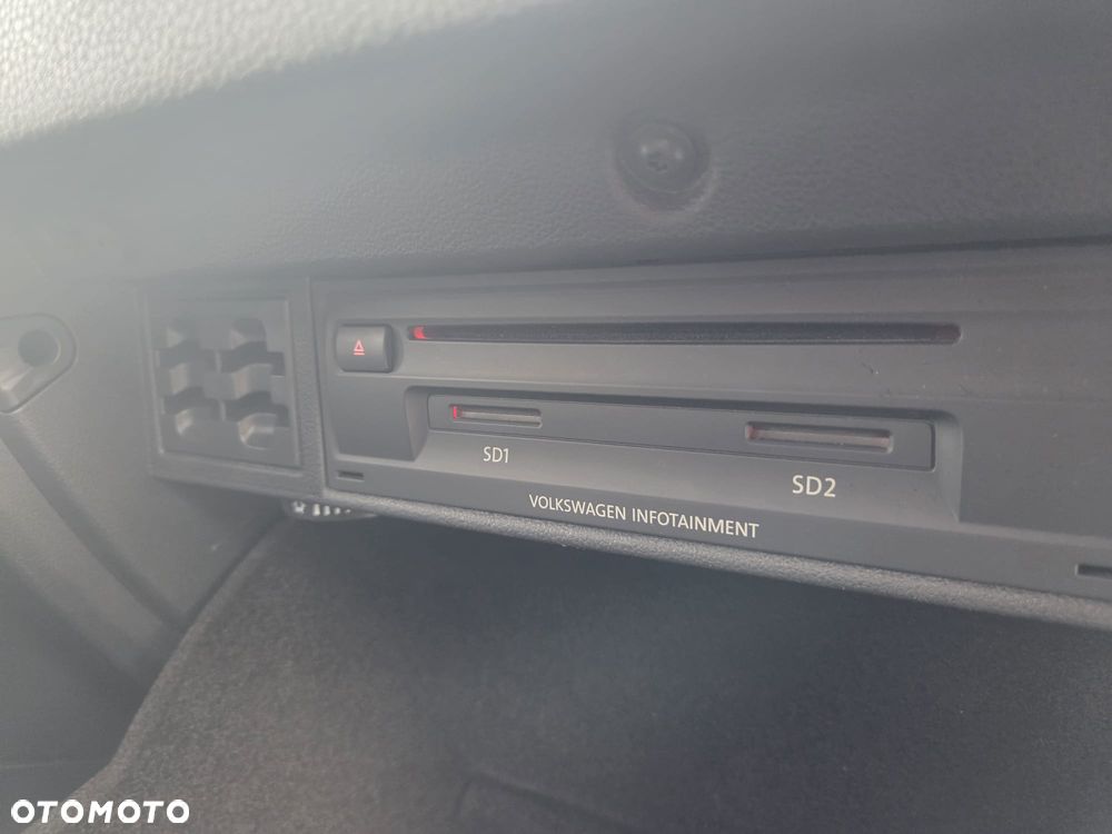 Volkswagen Golf 2.0 TDI BlueMotion Technology Lounge - 23