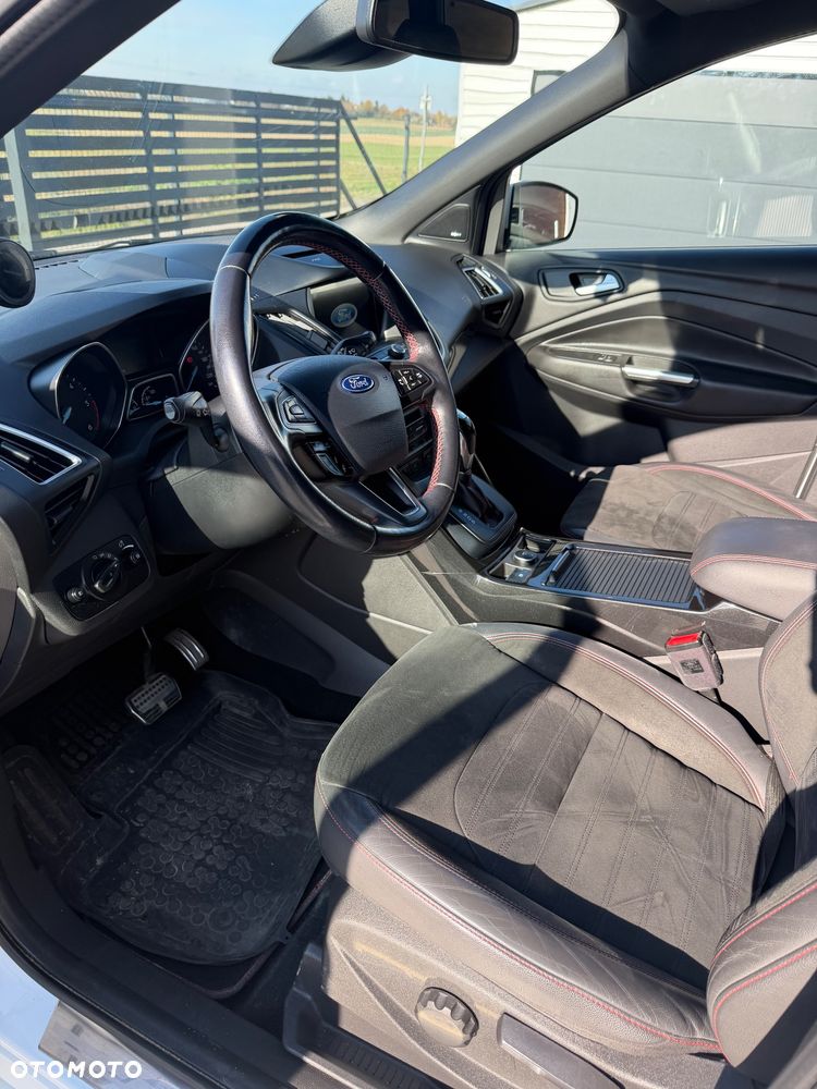 Ford Kuga - 11
