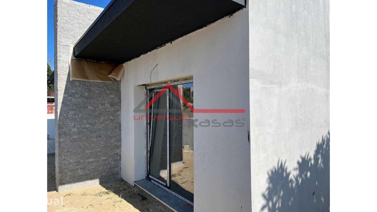 Moradia Isolada T4 em Fernão Ferro - Grande imagem: 5/36