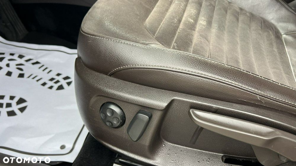 Volkswagen Passat - 26
