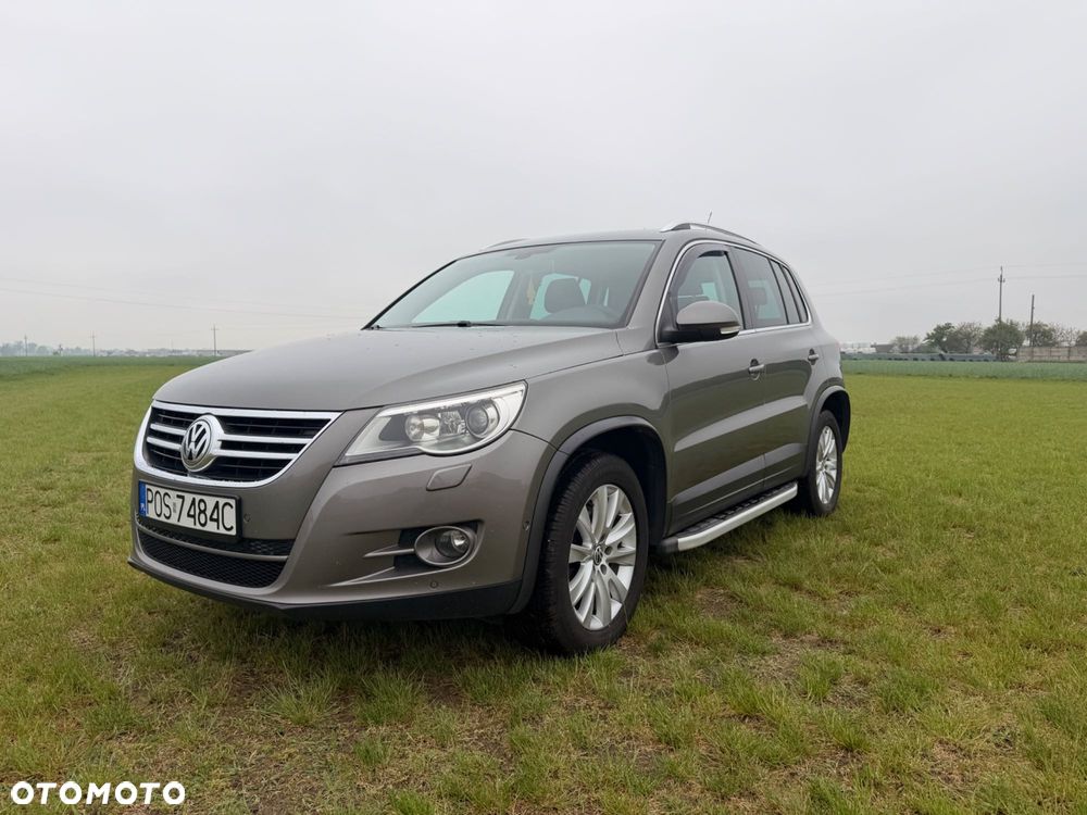 Volkswagen Tiguan - 1
