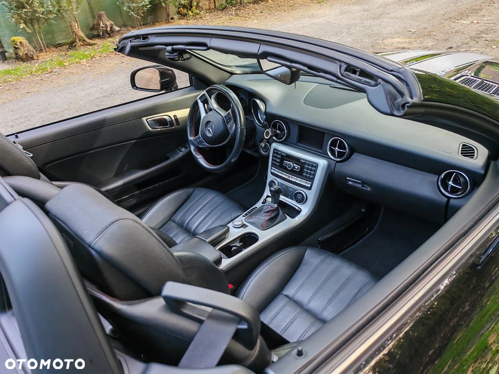 Mercedes-Benz SLK 200 (BlueEFFICIENCY) 7G-TRONIC - 40