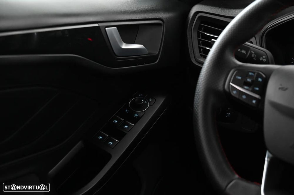 Ford Focus 1.0 EcoBoost MHEV ST-Line Aut. - 19