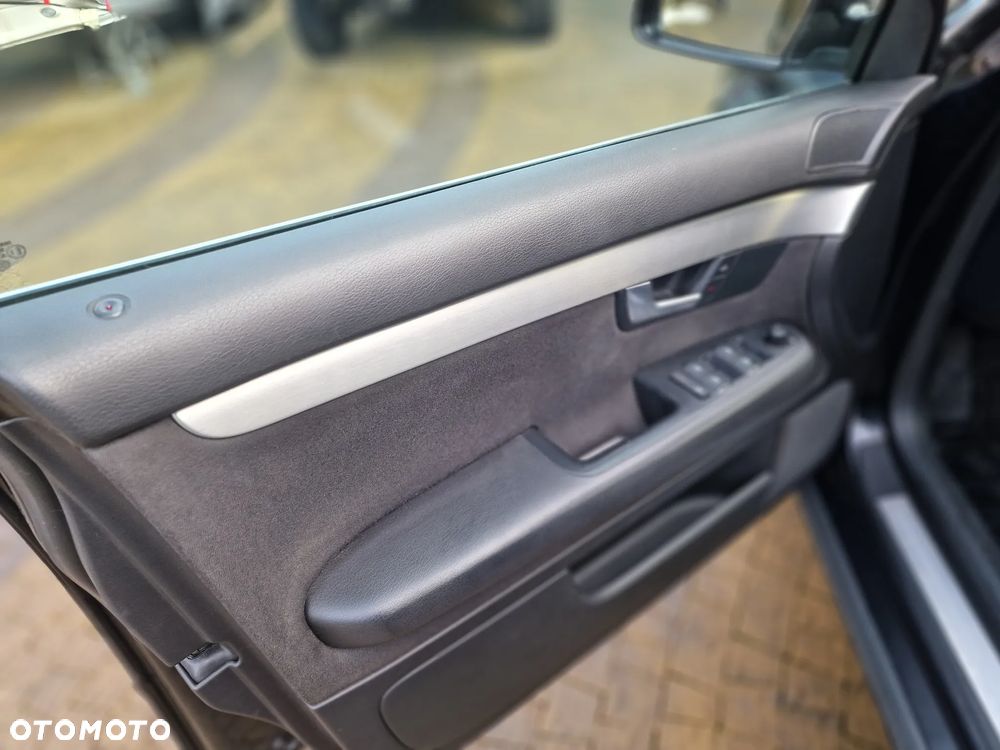 Audi A4 Avant 2.0 TDI - 16