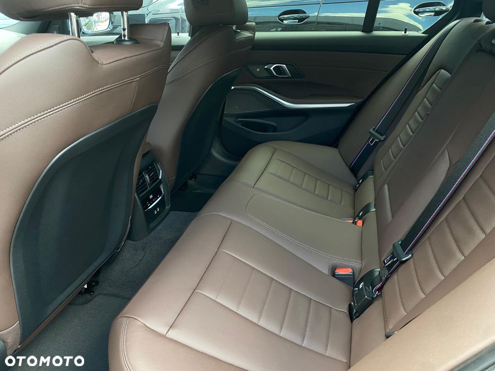 BMW Seria 3 330d xDrive mHEV sport - 29