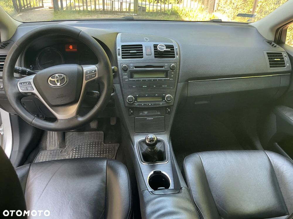 Toyota Avensis 2.2 D-4D Premium - 6