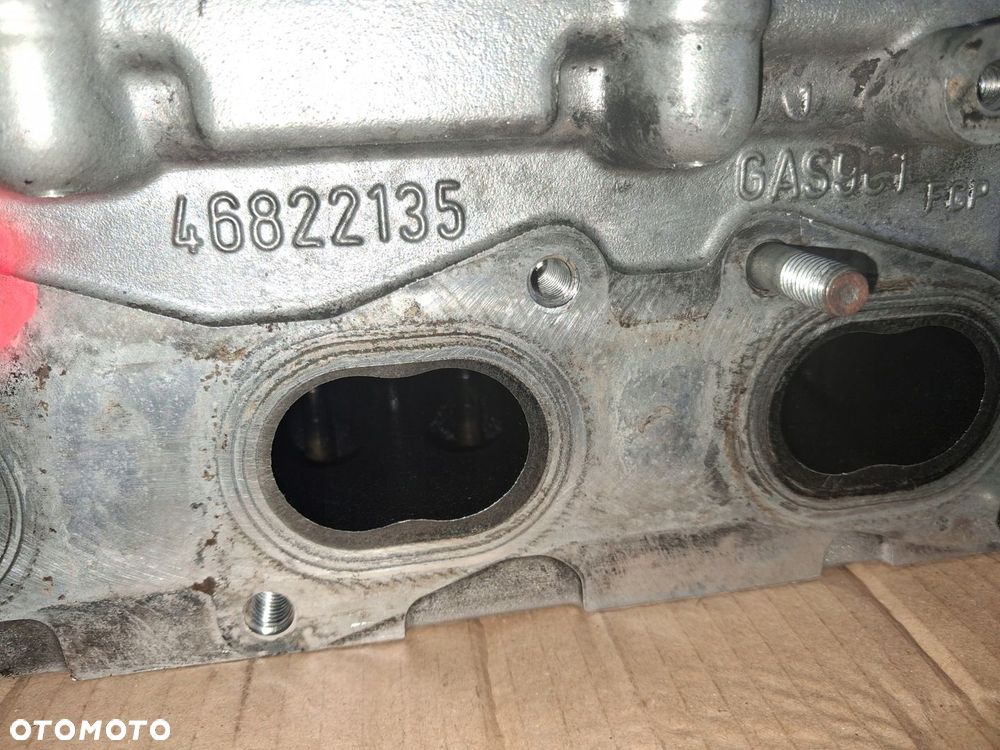 Głowica silnika Opel Vectra C Zafira B 1.9 CDTI 46822135 - 2