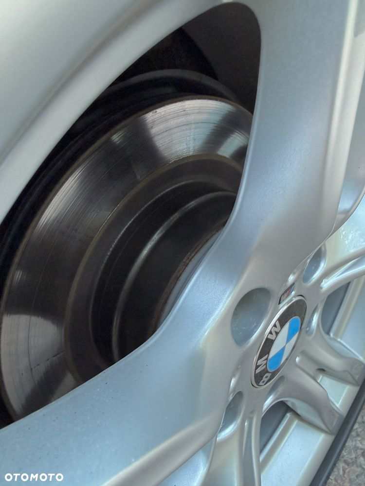 BMW Seria 3 318d DPF Edition Sport - 38
