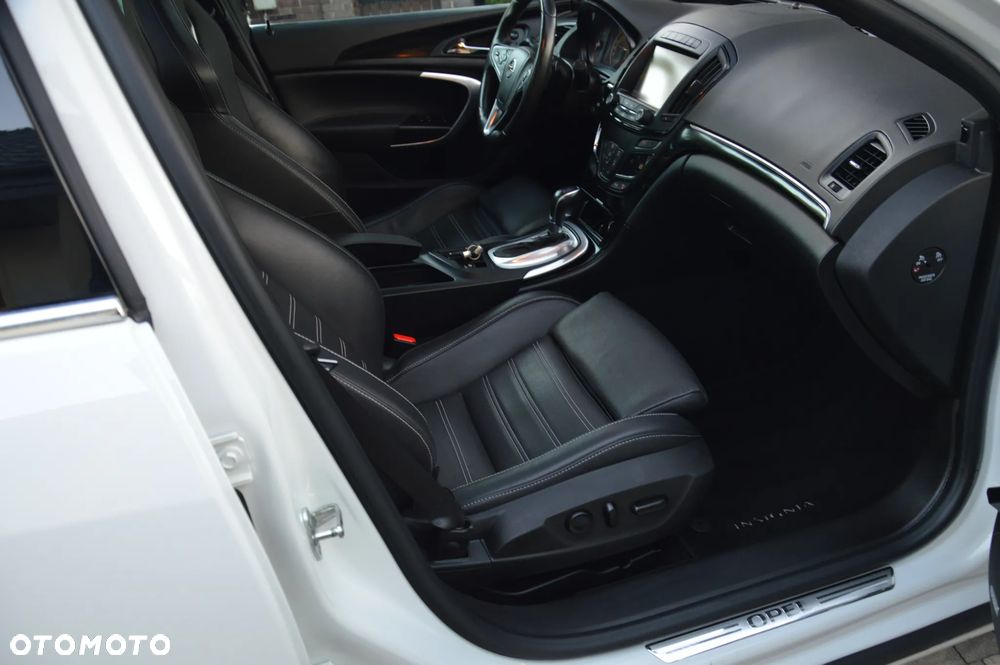 Opel Insignia - 25