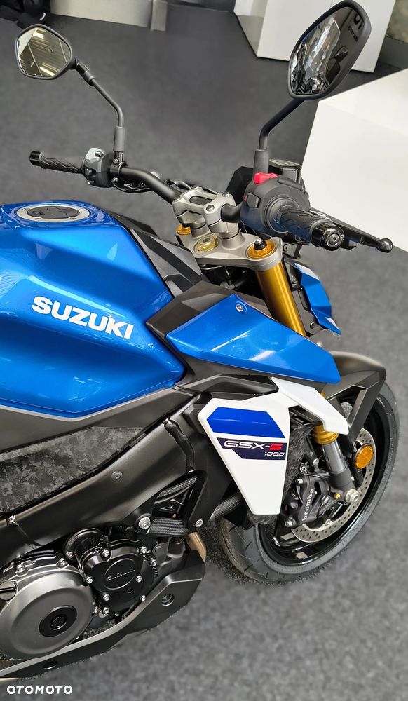 Suzuki GSX 1000 - 12
