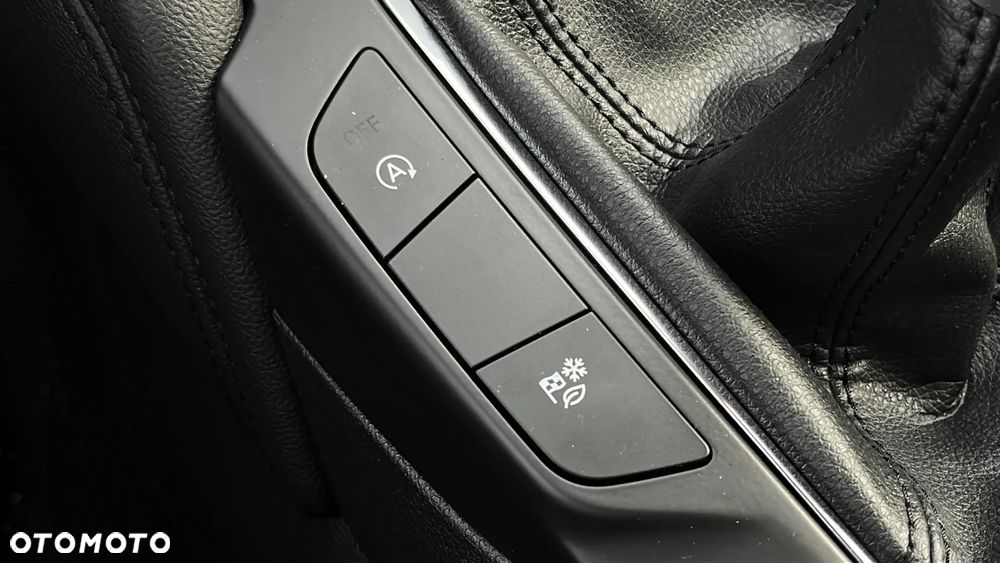 Ford Kuga 1.5 EcoBoost FWD Titanium X - 24