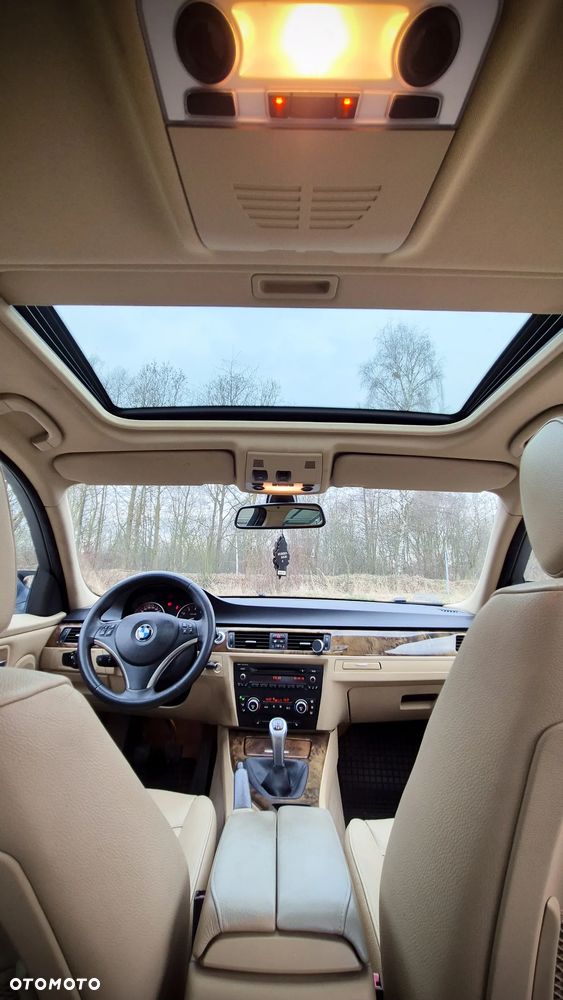 BMW Seria 3 325i Edition Sport - 7