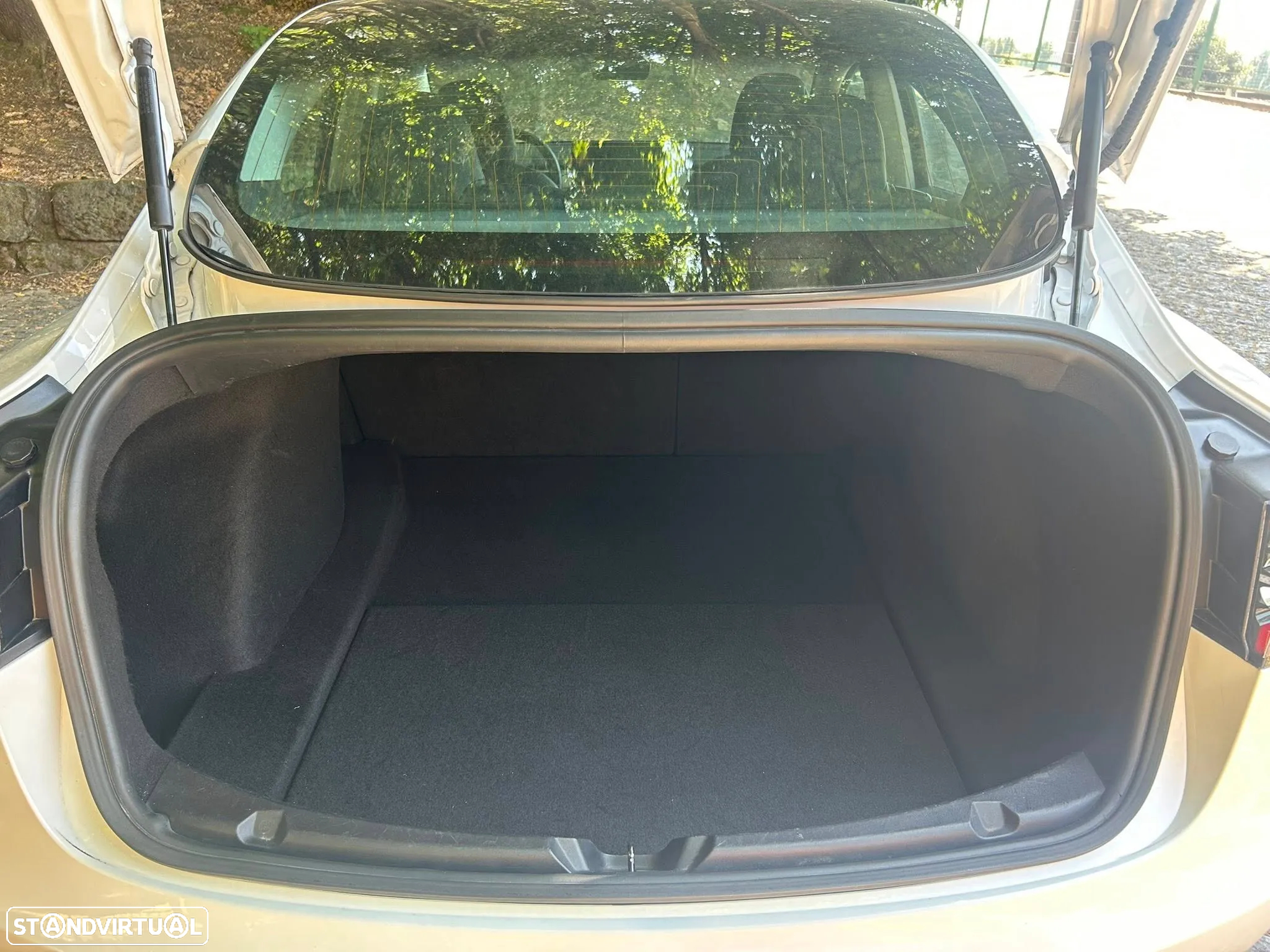 Tesla Model 3 Standard Range Plus RWD - 23