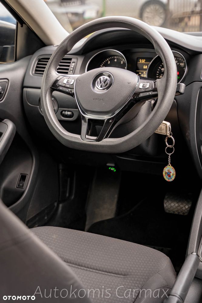Volkswagen Jetta 2.0 Base - 17