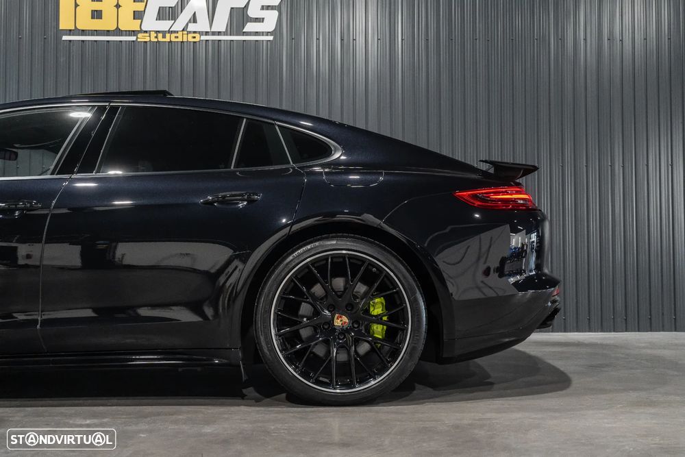 Porsche Panamera 4 E-Hybrid Platinum Edition - 34