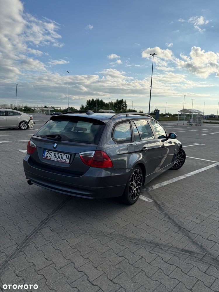 BMW Seria 3 318d - 4