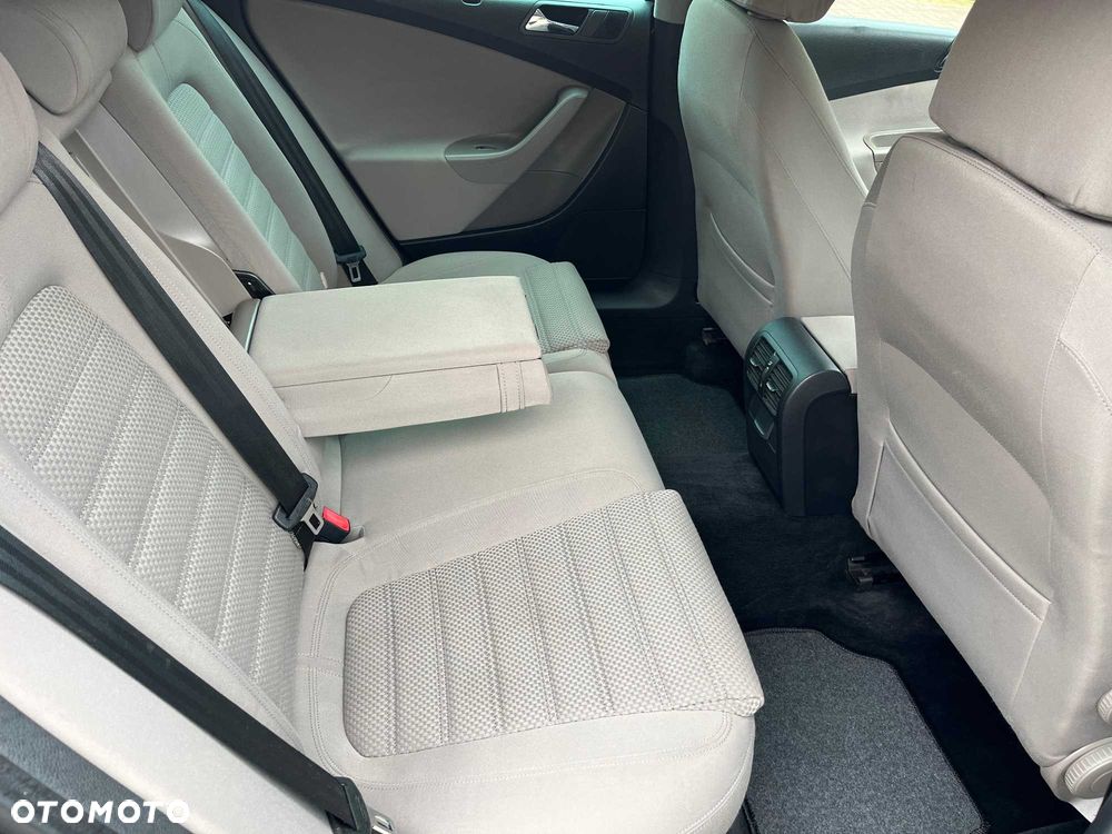 Volkswagen Passat - 6