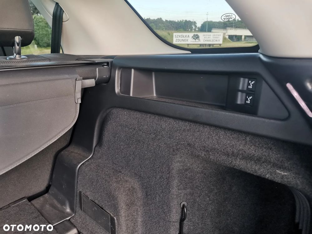 Land Rover Discovery Sport P250 SE - 26
