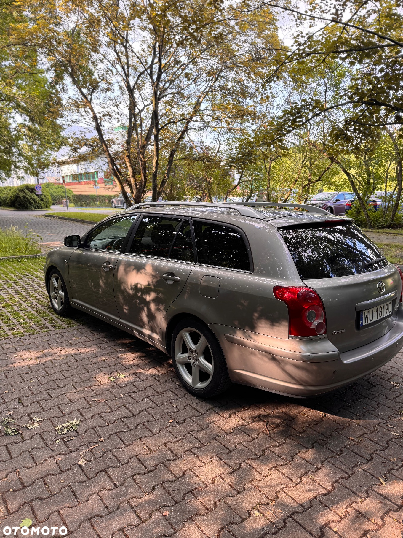 Toyota Avensis - 31