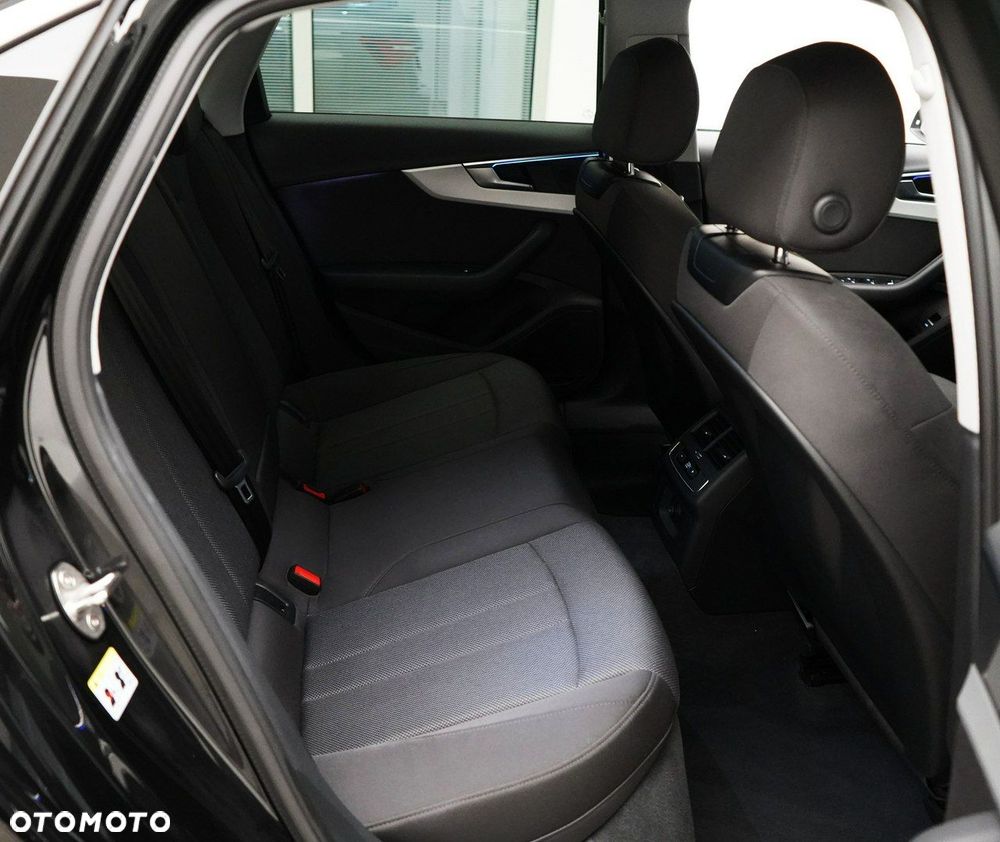 Audi A4 Limousine - 20