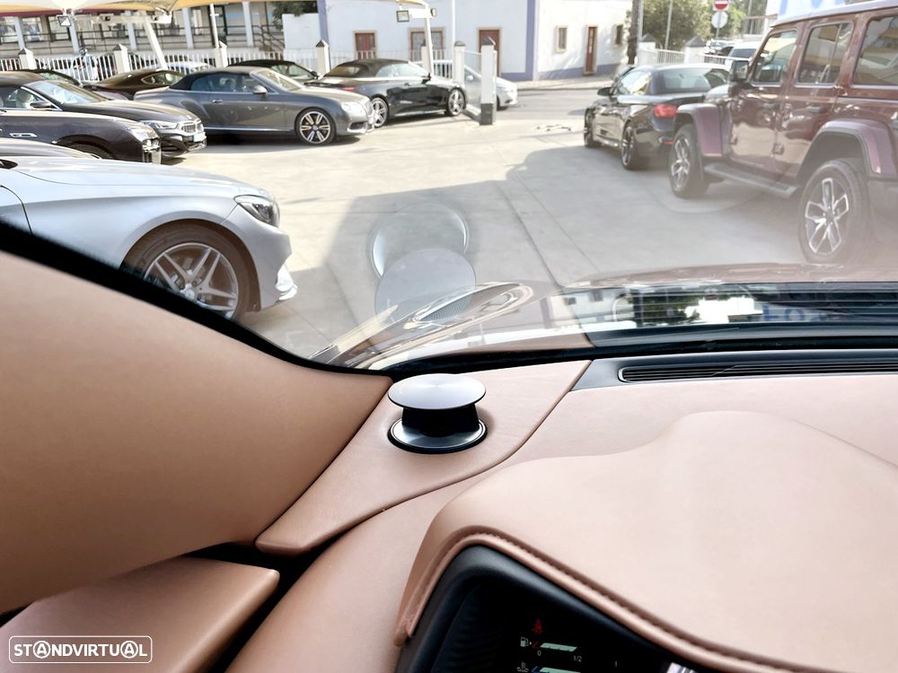 Aston Martin DB11 Coupé V8 Auto - 18