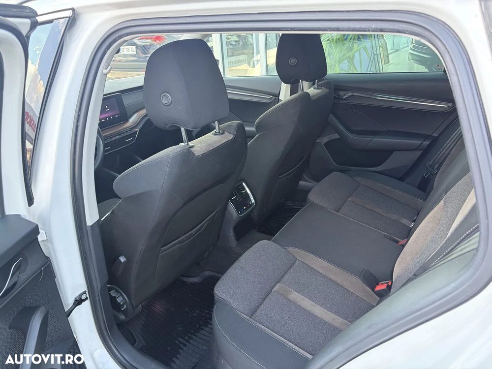 Skoda Octavia 2.0 TDI DSG 4X4 Scout - 11
