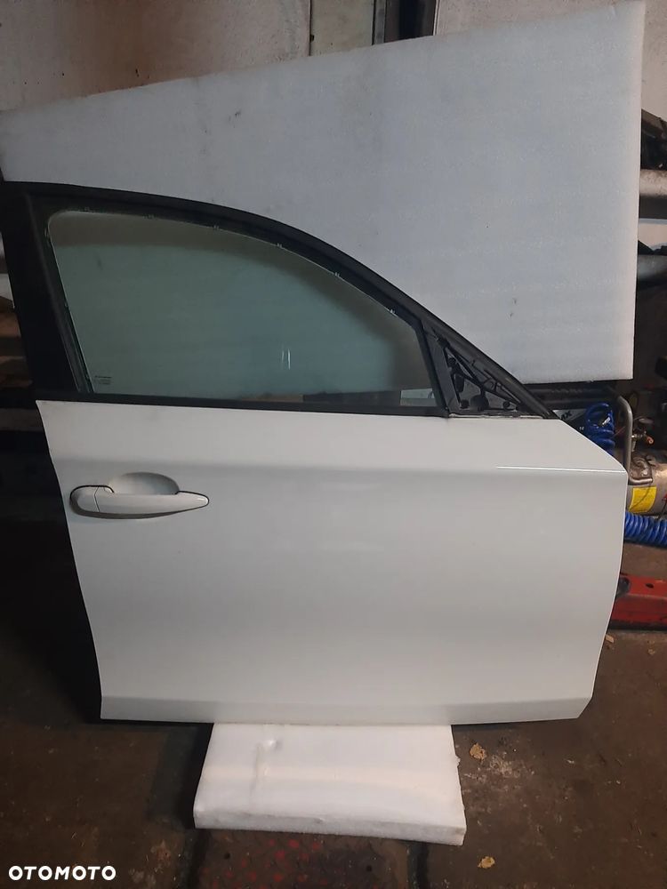 Drzwi przednie prawe BMW E87 A300 - 1