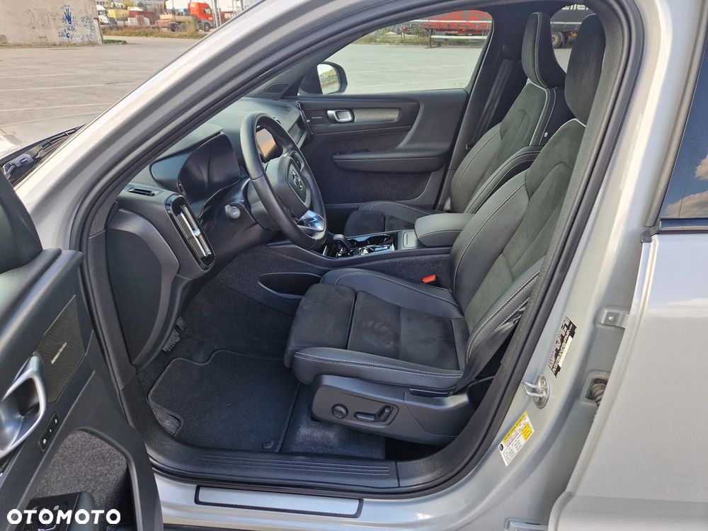 Volvo XC 40 B5 AWD Ultimate Dark - 8