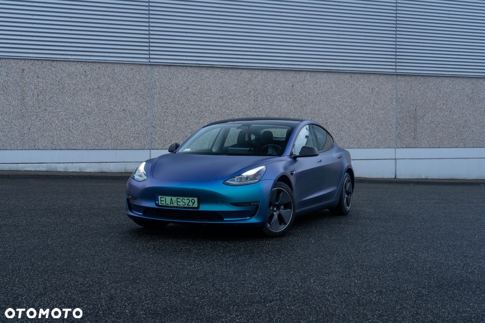 Tesla Model 3 - 3