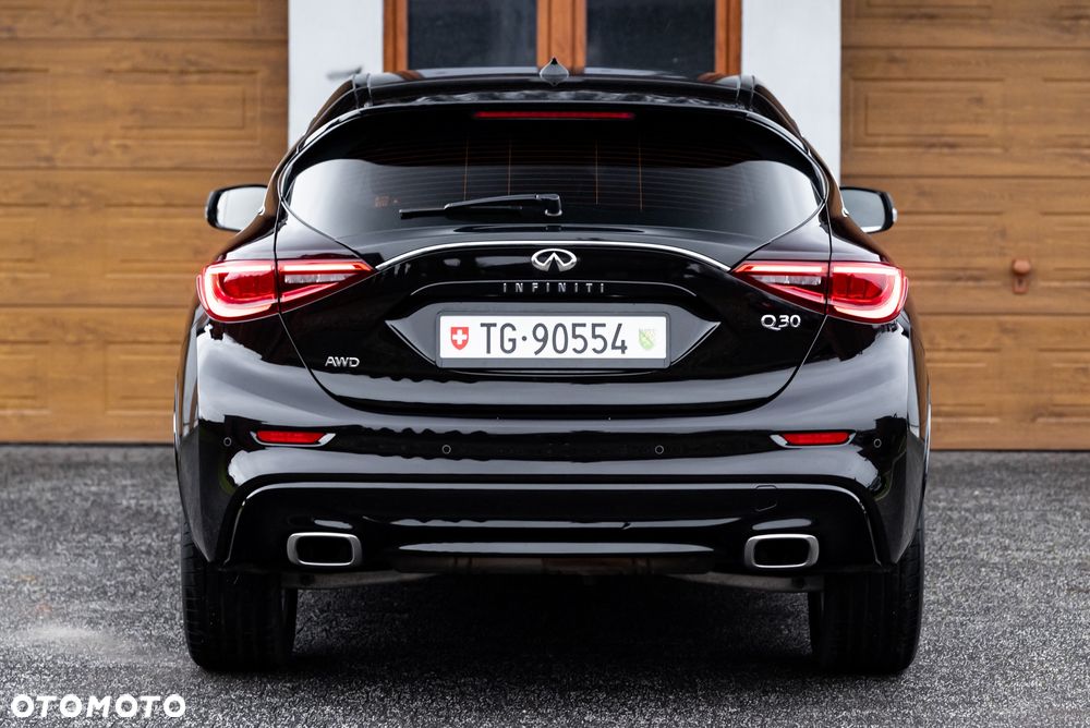 Infiniti Q30 2.2d DCT AWD Sport - 8