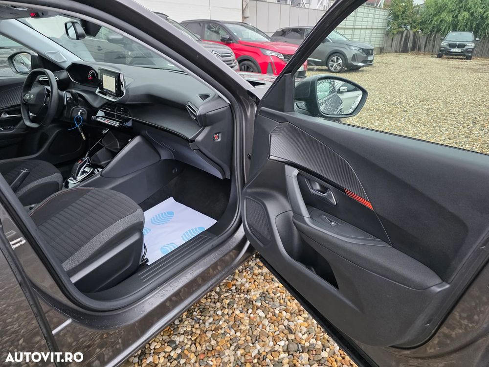 Peugeot 2008 PureTech 130 EAT8 GT - 15