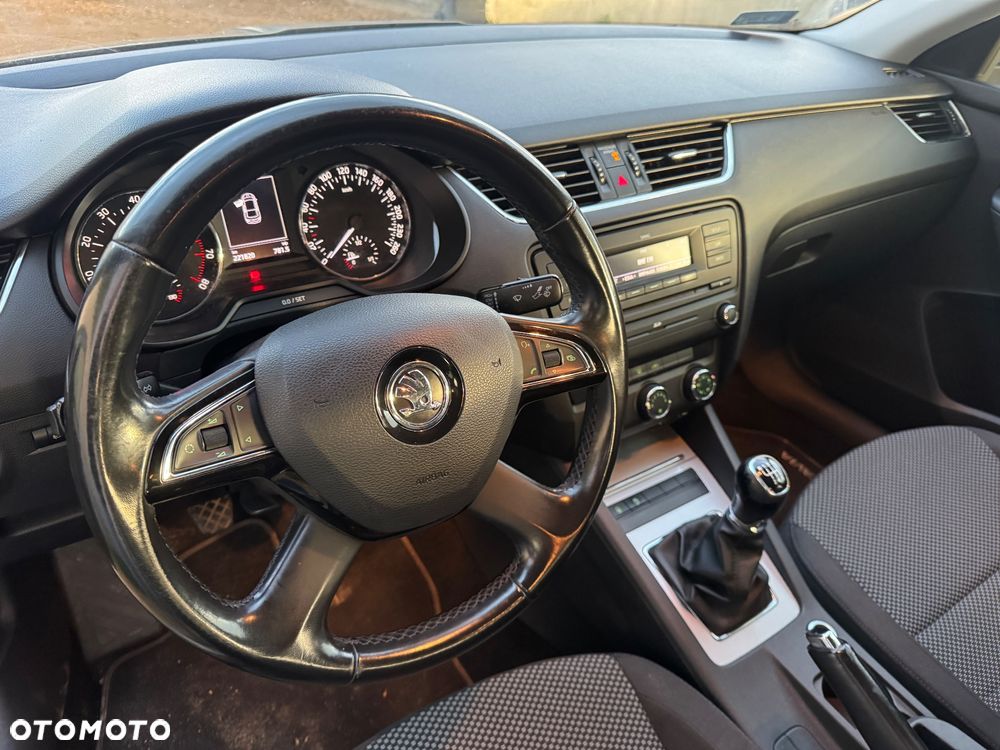 Skoda RAPID 1.2 TSI Ambition - 12
