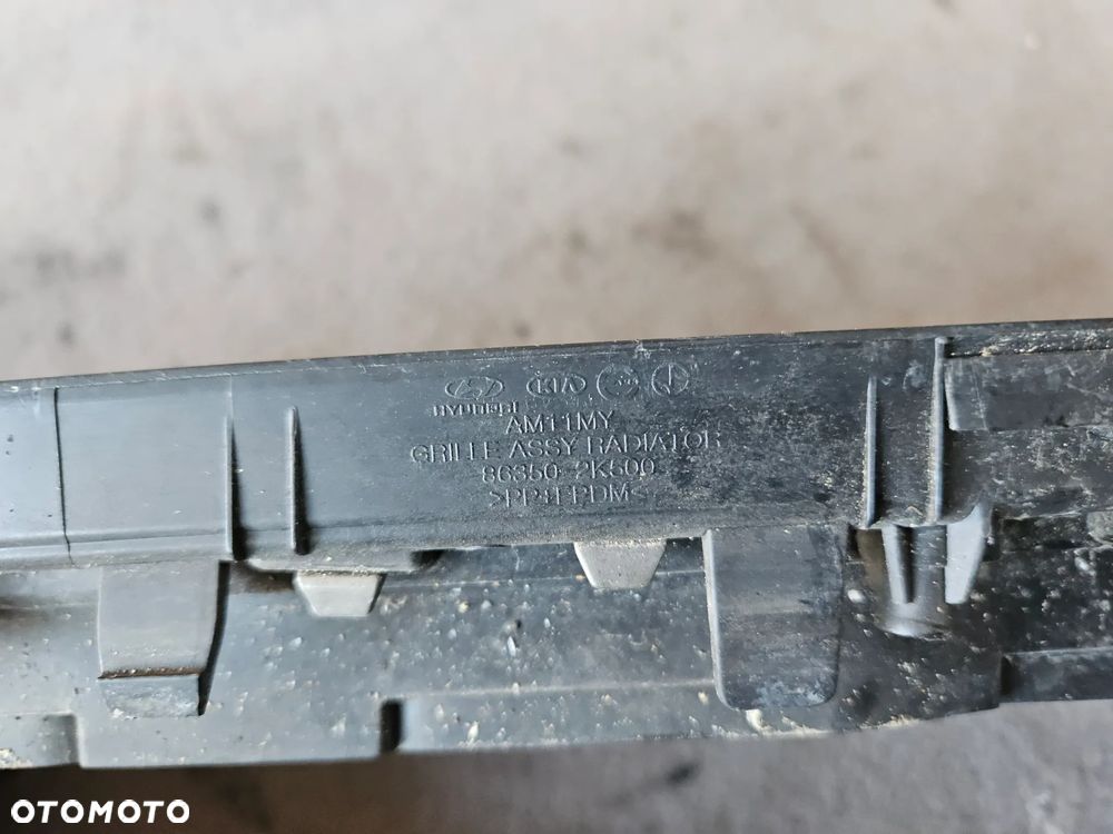 Grill atrapa chrom Kia Soul I Lift 2013r oryginalny 86350-2K500 - 7