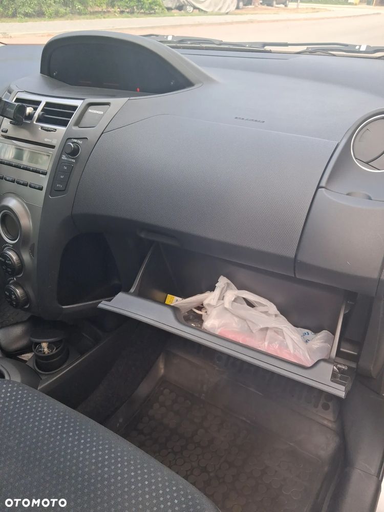 Toyota Yaris - 21