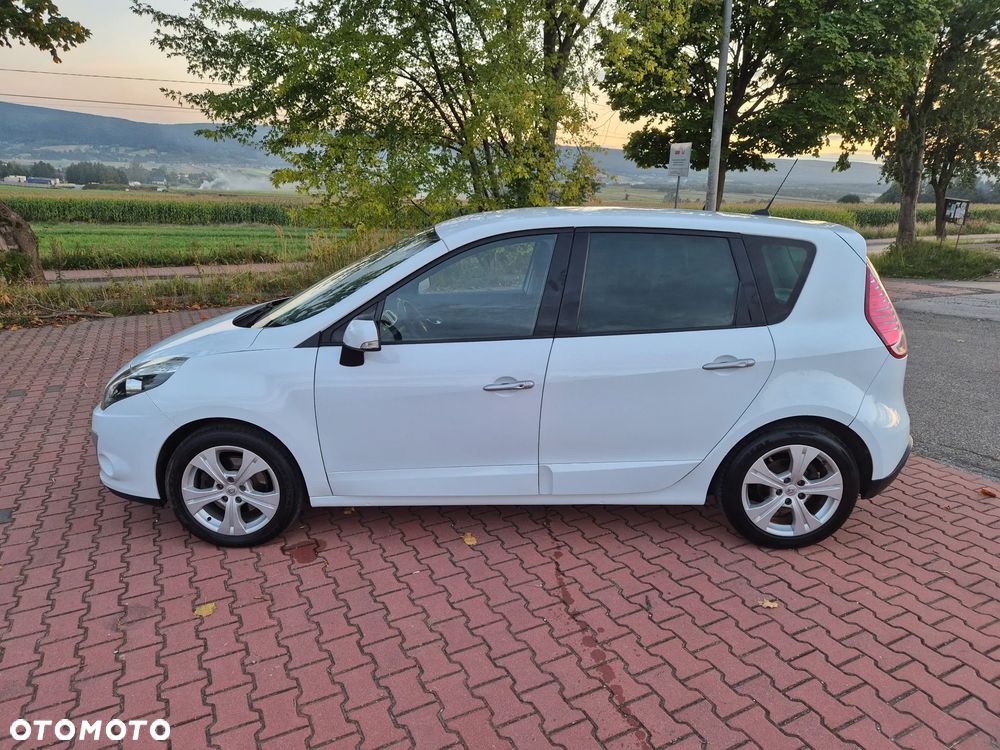 Renault Scenic 1.6 16V 110 Dynamique - 10