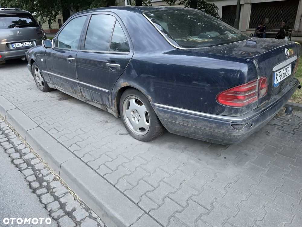 Mercedes-Benz Klasa E - 7