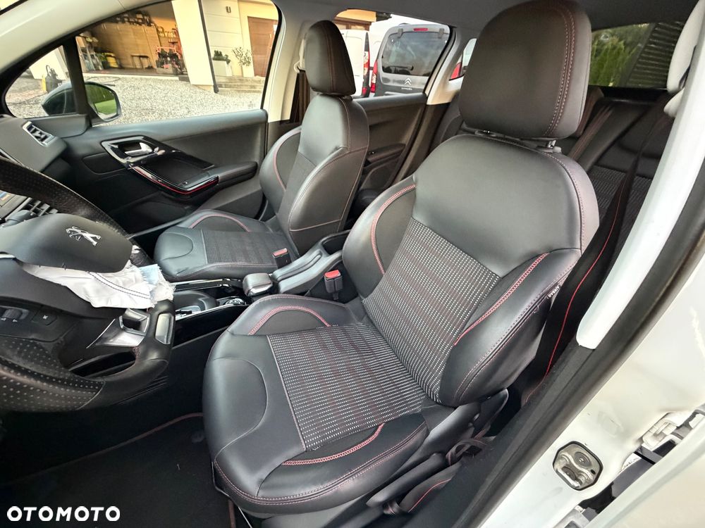 Peugeot 2008 PureTech 110 Stop&Start EAT6 GT-Line Edition - 6