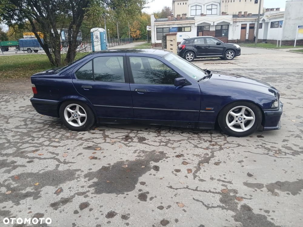 BMW Seria 3 316i - 23