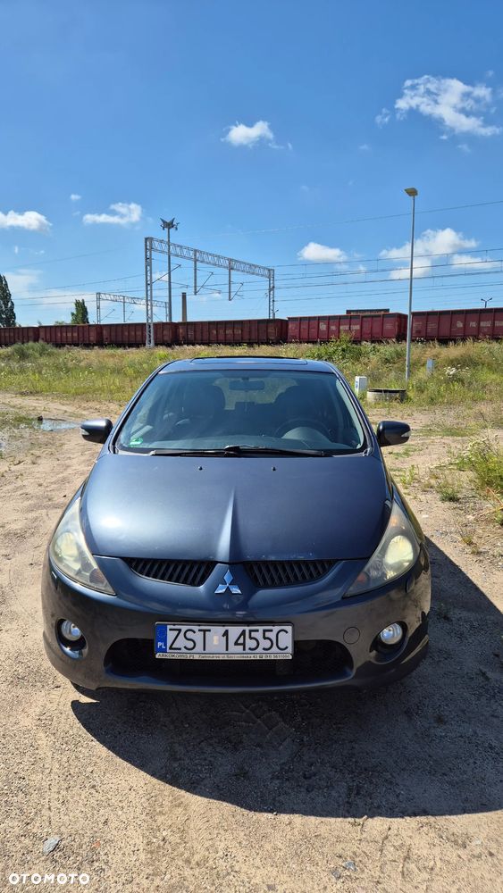 Mitsubishi Grandis 2008 photo 3