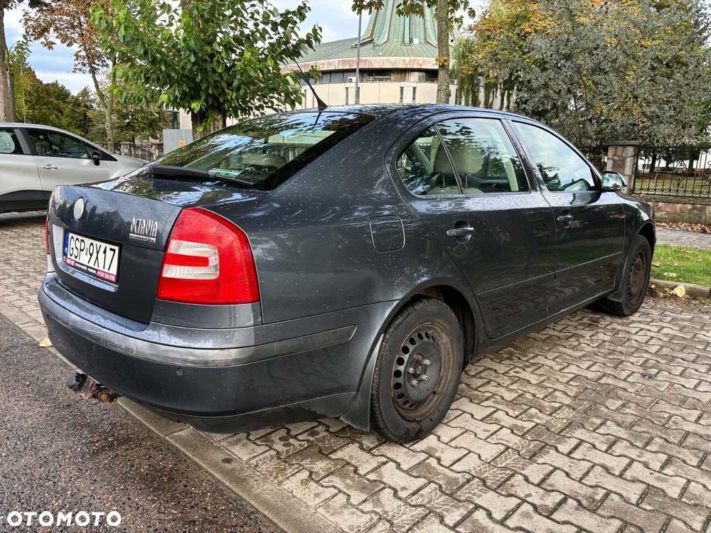 Skoda Octavia 1.6 FSI Ambiente - 3