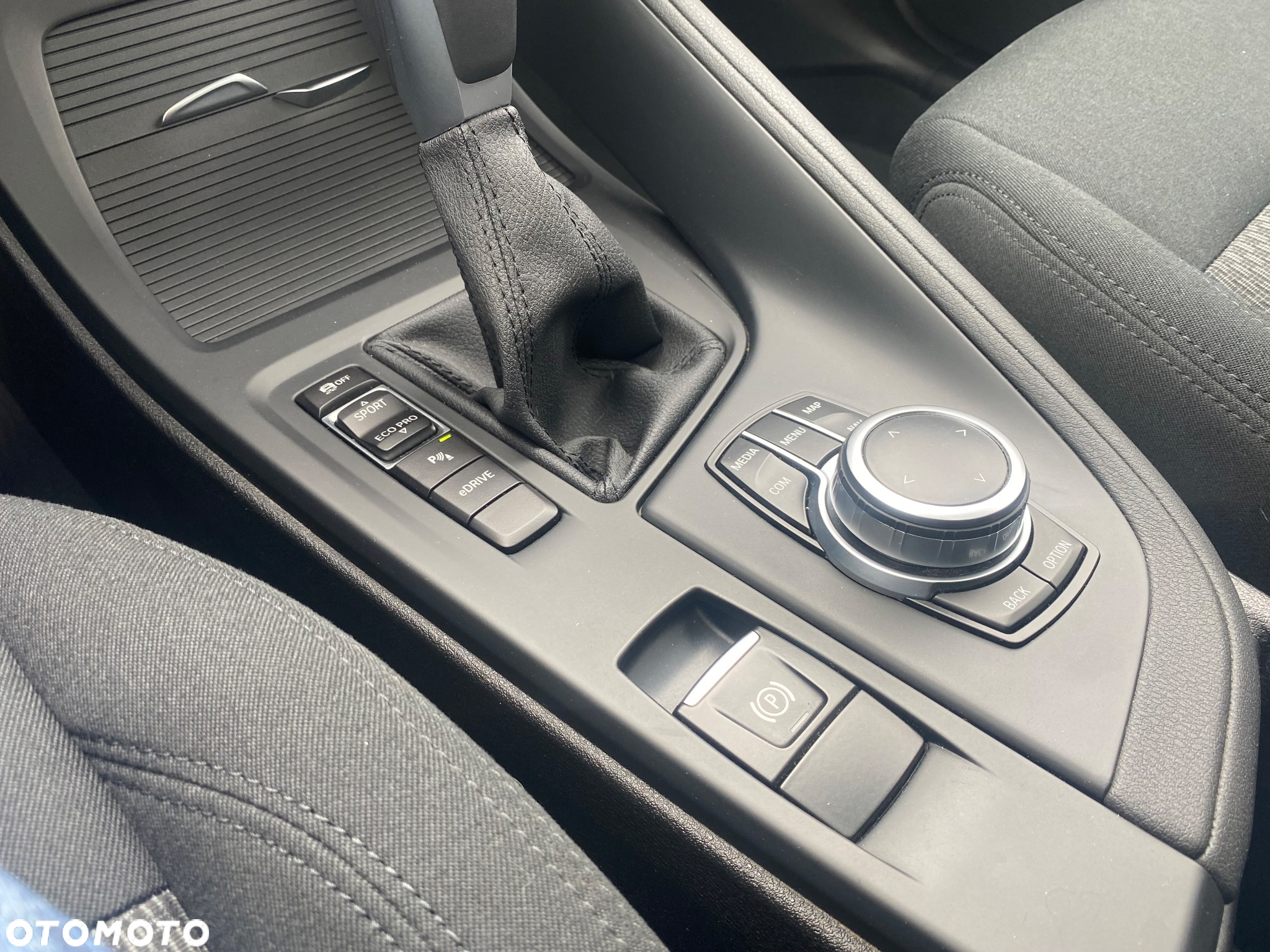 BMW X1 xDrive25e Business Edition - 8